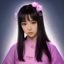 陈美琳，美妆造型师，擅长欧美色美妆教程创作，专业妆台前的职业形象，柔和自然光线